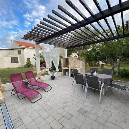 Casa Tea - Mit Terrasse, Grill Und Garten Апартаменты Привлака