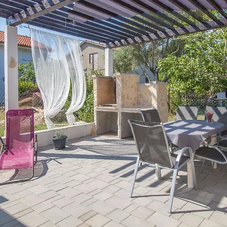 Апартаменты Casa Tea - Mit Terrasse, Grill Und Garten Привлака